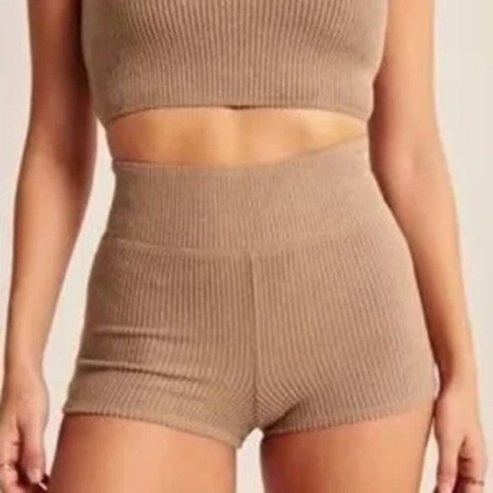 Abercrombie & Fitch Women's Tan Ribbed Shorts Size S